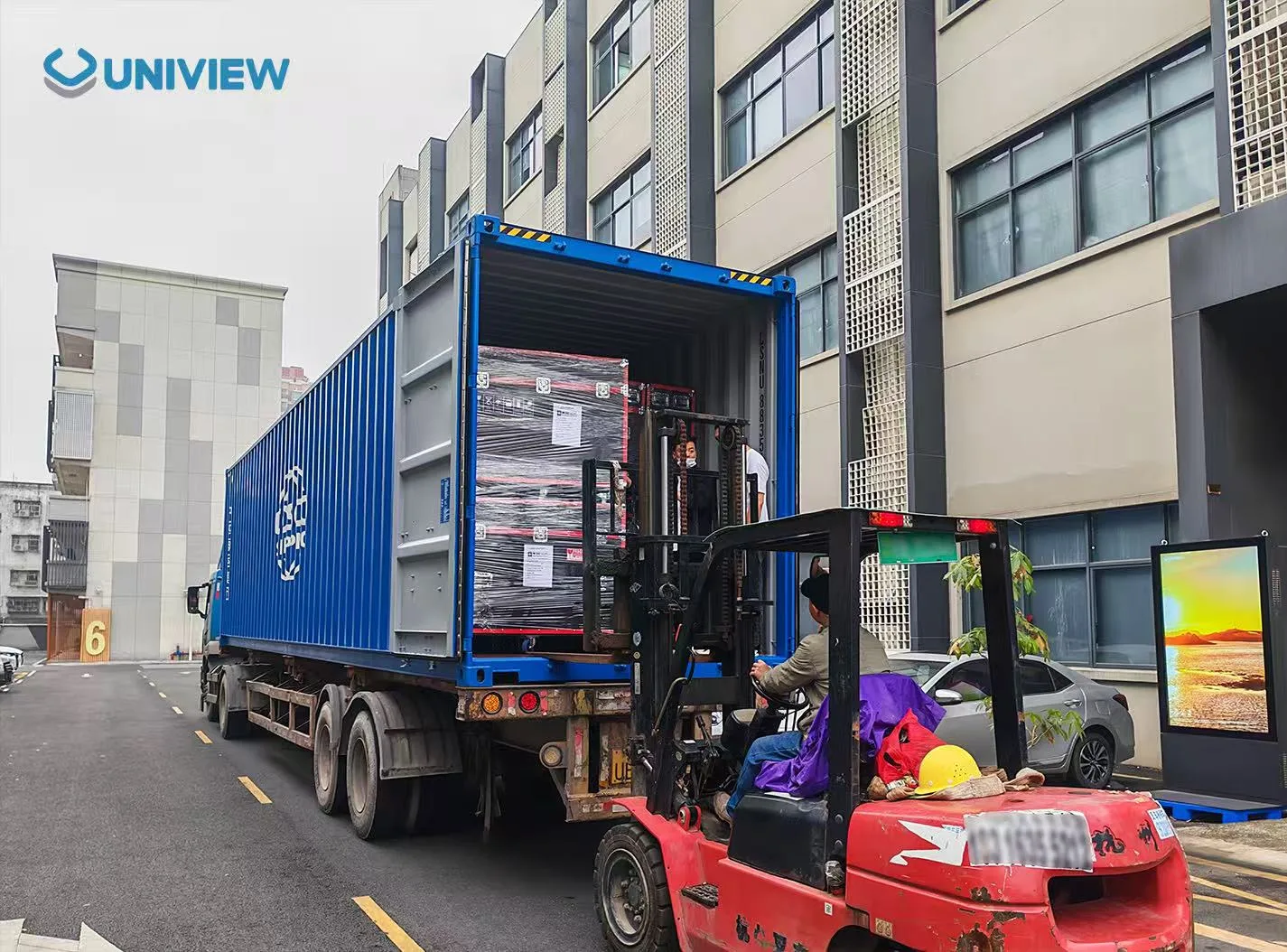 Global Logistics Hub